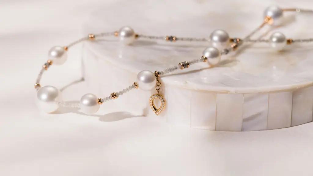 Kette mit Gold und Perlen von GELLNER